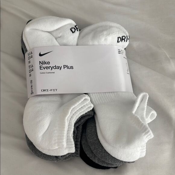 Nike Everyday Plus Socks - White and Gray - Picture 1 of 1